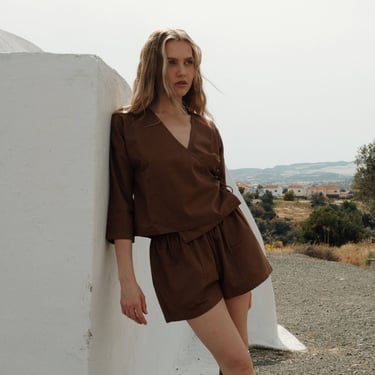 Wildflo Studio | Organic Cotton Wrap Top in Toffee
