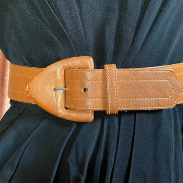 1950s Belt - Ideal Vintage 50s Wide Contour Belt in Cognac Colored Leather with Arrowhead Buckle 