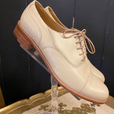 Christian Dior, vintage brogues, beige leather, lace up oxfords, designer shoes, size 7, round toes, women's dress flats, classic shoes 