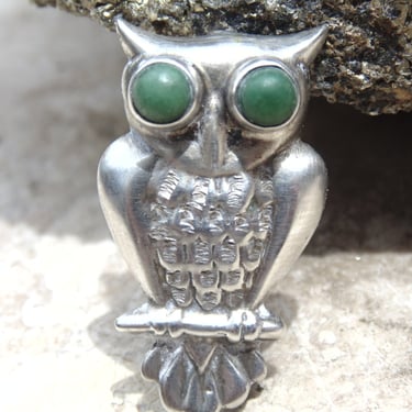 Horacio de la Parra Mexico Silver Owl with Green Stone Eyes Pin / Brooch c. 1940's 