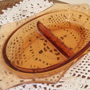 Vintage Pretty Amber Etched Glass Divided Condiment Relish Tray Dish. 