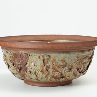 Ed Drahanchuk Large Appliquéd Stoneware Decorative or Serving Bowl 