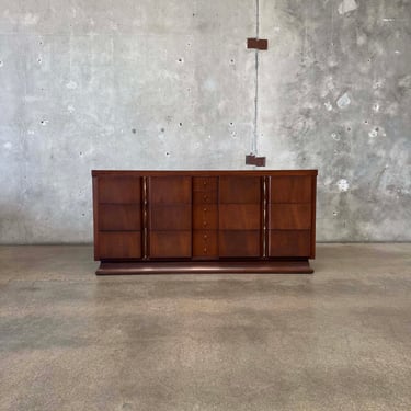 Mid Century Modern American of Martinsville Dresser, 1950's