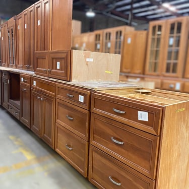 14 Piece Set of Cherry Stained Kitchen Cabinets by Decorá