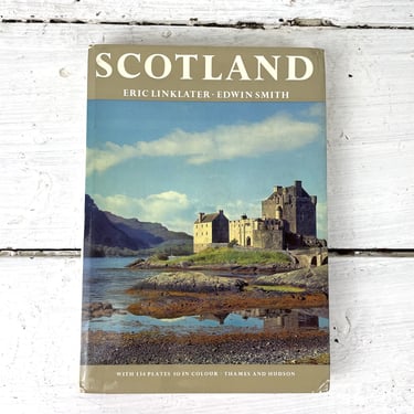 Scotland - Eric Linklater, Edwin Smith - 1968 Thames and Hudson hardcover 