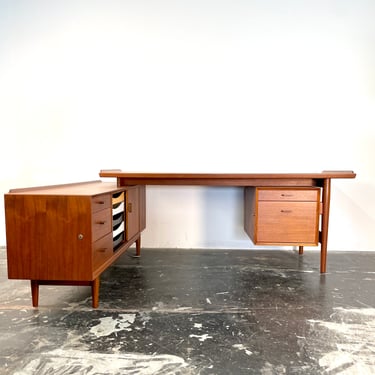 Arne Vodder Executive Desk for Sibast Furniture in Teak, Denmark, 1960s