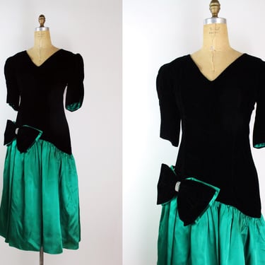 80s Black Velvet and Green Cocktail Dress / Black Velvet Party Dress / 80s Prom Dress / LBD / Open back Dress / Vintage Bow Dress / Size S/M 