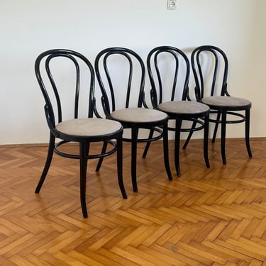 SET of 4 Vintage Black Bentwood Upholstered Dining Chairs / Thonet-Style Chairs no. 18 / Mid Century Wooden Dining Chairs / Italy / 1980s 