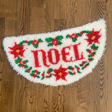 Vintage Noel Latch Hook Christmas Rug / 70s kitsch decor / Kitschmas / Retro Christmas 
