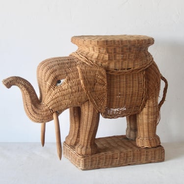 1970s Vivai del Sud Wicker Elephant Side Table Stand 