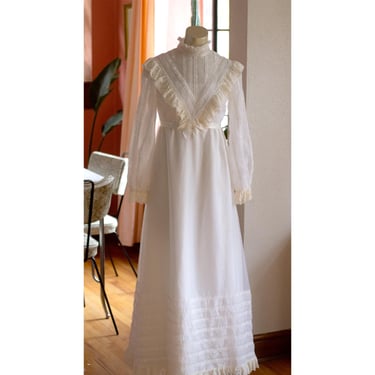 Vintage Wedding Dress - Prairie Drss - 1970s - Gunne Sax Style - Boho, Western, Victorian, Lace 