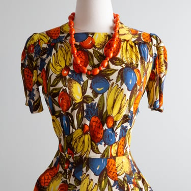 Fabulous Early 1940's Banana Print Rayon Jersey Blouse / Small