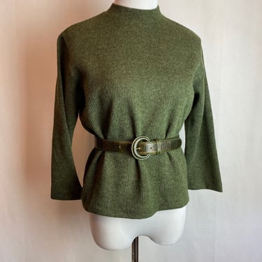 Olive green Vintage sweater knit top/ pullover sweater~ mock turtleneck Very Mod Minimalist boxy 3/4 sleeves boxy Giraffe label 1960s /Med 