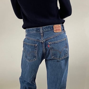 32 Levis 501 vintage jeans / vintage medium dark wash high waisted button fly baggy boyfriend tall boot leg Levis 501 jeans | Levis 32 