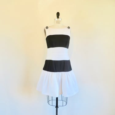 1980's Black and White Cotton Pique Colorblock Tiered Sun Dress Sleeveless Style Morton Miles Spring Summer Formal Party Size Small Medium 
