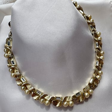 Gold &amp; Pearl Collar Necklace