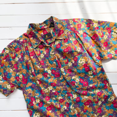 cute cottagecore blouse 80s 90s vintage Liz Sport rainbow floral cotton short sleeve shirt 