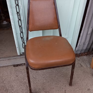 Basic Brown Chair 17 x 17 x 34