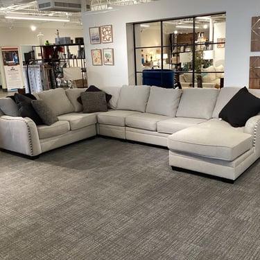 Ashley Gray 5 Pc Sectional