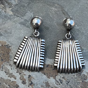 Hector Aguilar ~ Vintage Taxco 940 Silver Linear Screw Back Ear Rings 