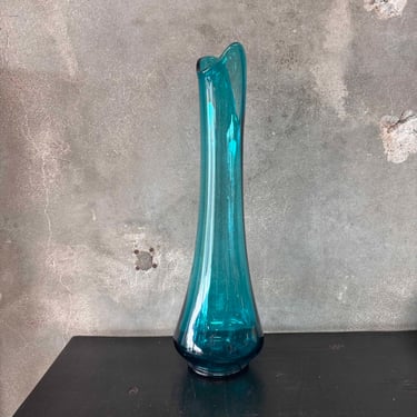 Mid Century Modern Blue Swung Vase By L.E. Smith