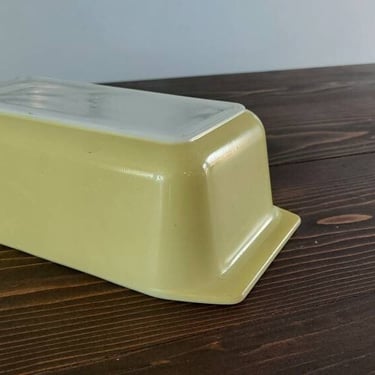 Pyrex Loaf Pan - Light Verde 