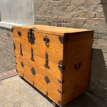 Tansu Chest