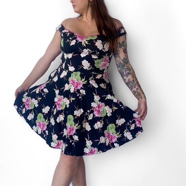 Modern Black Asian Floral Dress, sz. L