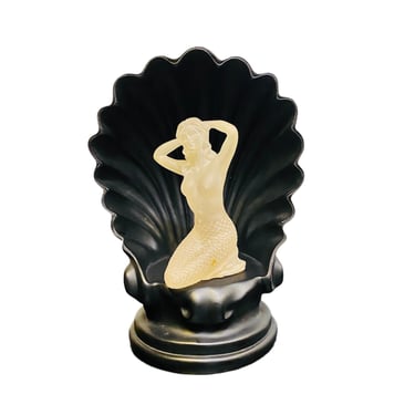 Art Deco 1980s Lucite Nude Woman in a Color Changing Decorative Shell Lamp, Postmodern Lamp, Art Deco Lamp, 80s Decor, 80s Lamp 