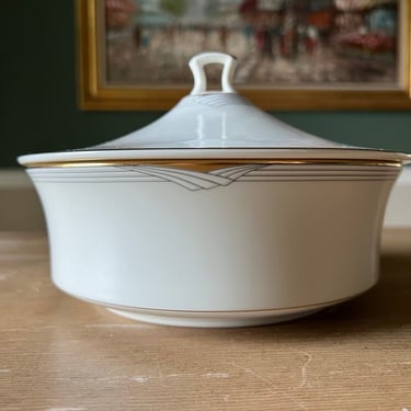 Golden Cove Round Covered Vegetable Casserole Dish by Noritake China Japan #7719 