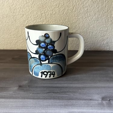 Vintage Royal Copenhagen Annual Large Mug 1974, Large Mug, Designed by Ellen Malmer, Danish design, Birth Year Present, Fajance 