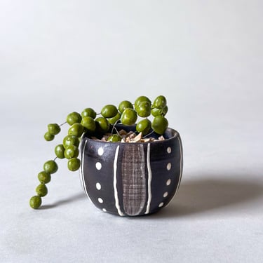 April Adewole: Wide Black & White Pot - String of Pearls