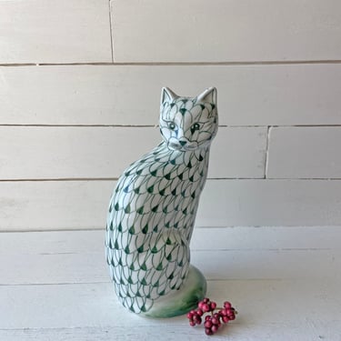Vintage Fishnet Patterned Green And White Hand-Painted Cat // Vintage Cat Collector, Cat Figurine // Perfect Gift 
