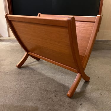 Teak magazine holder