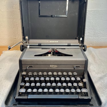 Nice 1948 Royal Arrow Portable Typewriter with Case, New Ribbon, Owner's Manual, Henry Dreyfus Design 