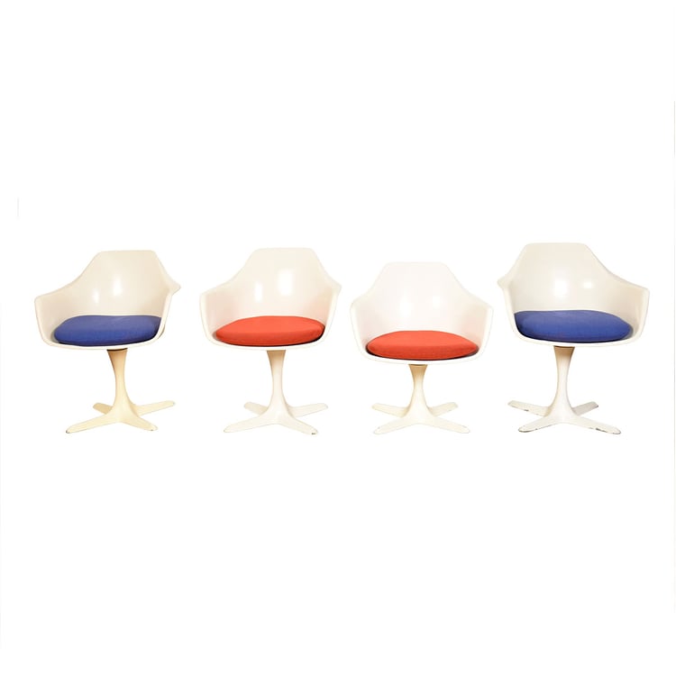 Set of 4 Eero Saarinen for Knoll Style Tulip Chairs