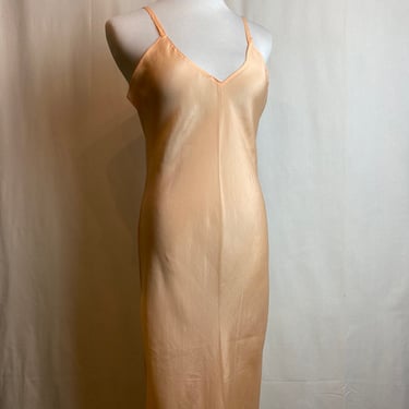 Lovely 1940’s 100% silk slip dress gown Bias cut peachy-pink sheer glamorous 30’s 40’s style pinup long elegant sleek size Medium 