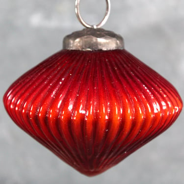 Antique-Style, Red Etched Glass Ornament | Vintage Christmas Ornament | Vintage Glass Ornament with Antique Styling | Bixley Shop 