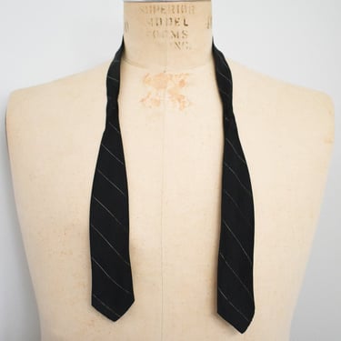 Vintage Black Pin Stripe Silk Pointed Batwing Bow Tie 