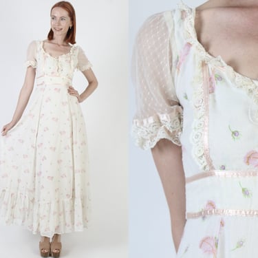 70s Darling Prairie Dress / Ivory Floral Lace Country Style Outfit / Vintage Sheer Sleeve Wedding Gown / Lace Up Corset Bodice Maxi 