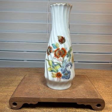 Haviland Limoges Vase – Discontinued Cathay Pattern 