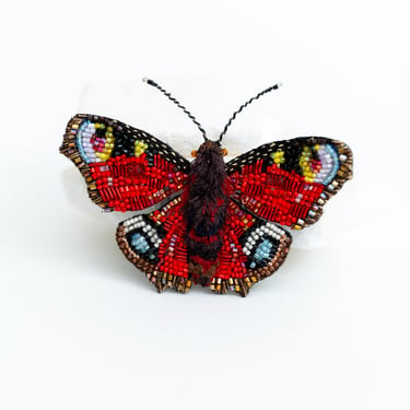 Anglais Peacock Butterfly Embroidered Pin