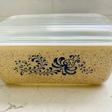 Vintage Pyrex 502-B 750ML Brown and Blue Homestead Refrigerator Dish with Lid by LeChalet