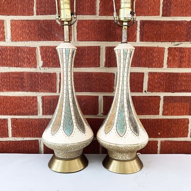Vintage Ceramic Pair of Table Lamps Quartite Light Set Lamp Textured MCM Mad Men Chalkware Mid-Century 1960s 60s Accent Lighting 