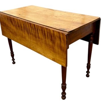 American Federal Tiger Maple Drop-Leaf Table, 19th century (as is)