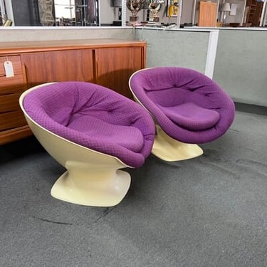 Pair of 1970s Molded Plastic Chairs