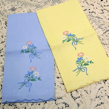 Madeira Linen Hand Towels Hand Embroidered NEW Old Stock Collectible Set Original Sticker Wedding Gift Bridal Shower Gift Housewarming Gift 