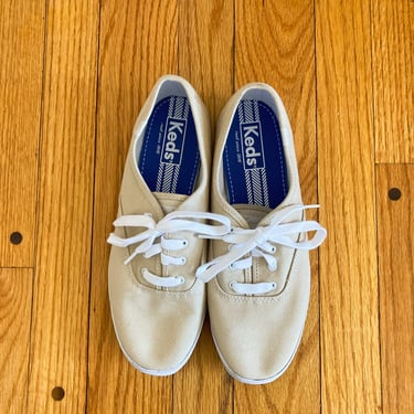90s/Y2k Keds Beige Tan and White Cotton Canvas Sneakers | Size 9 