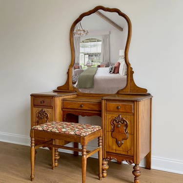 NEW - Beautiful Farmhouse Vintage Vanity with Elegant Mirror and Original Bench, Antique Bedroom Furniture 