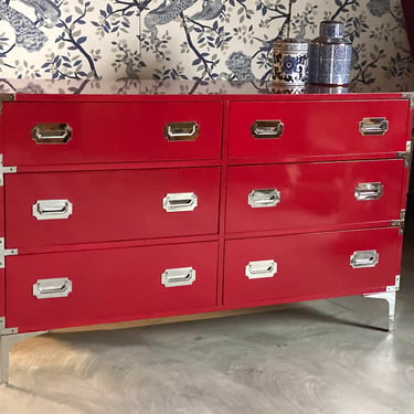 Campaign Dresser Lacquered Red - 